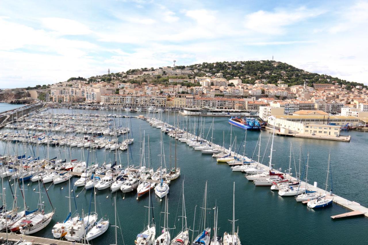 Le Carnet de Sète et sa vue sur le canal Esterno foto